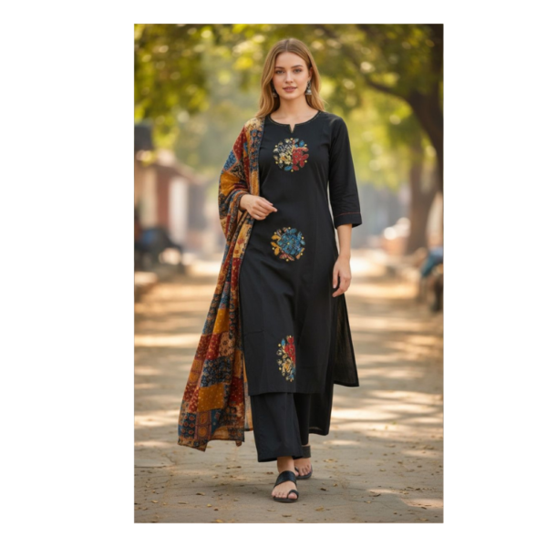 Black Printed Kurta Set with Patchwork Dupatta for Women – Elegant Ethnic Suit